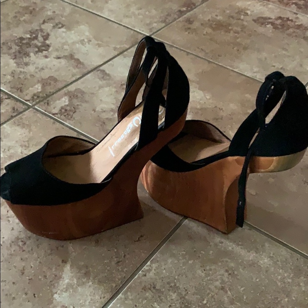 Platform heel
